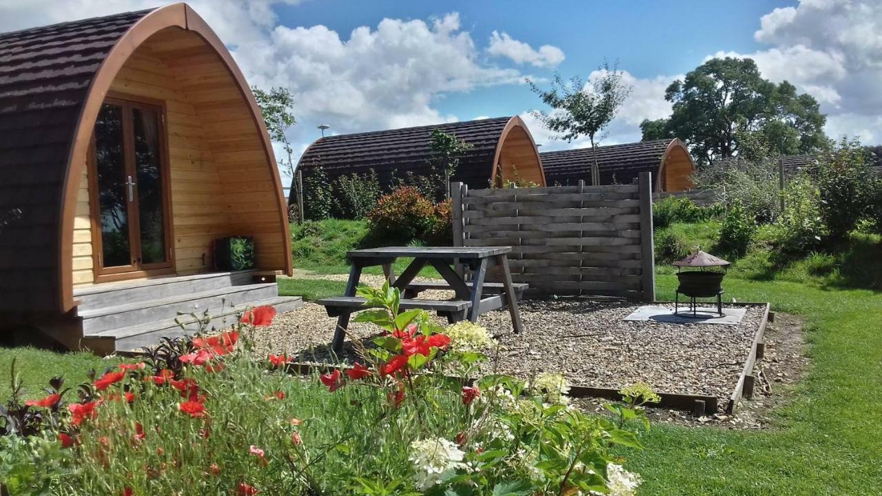 Poppy Glamping Pod Hotel Cheltenham Exterior photo