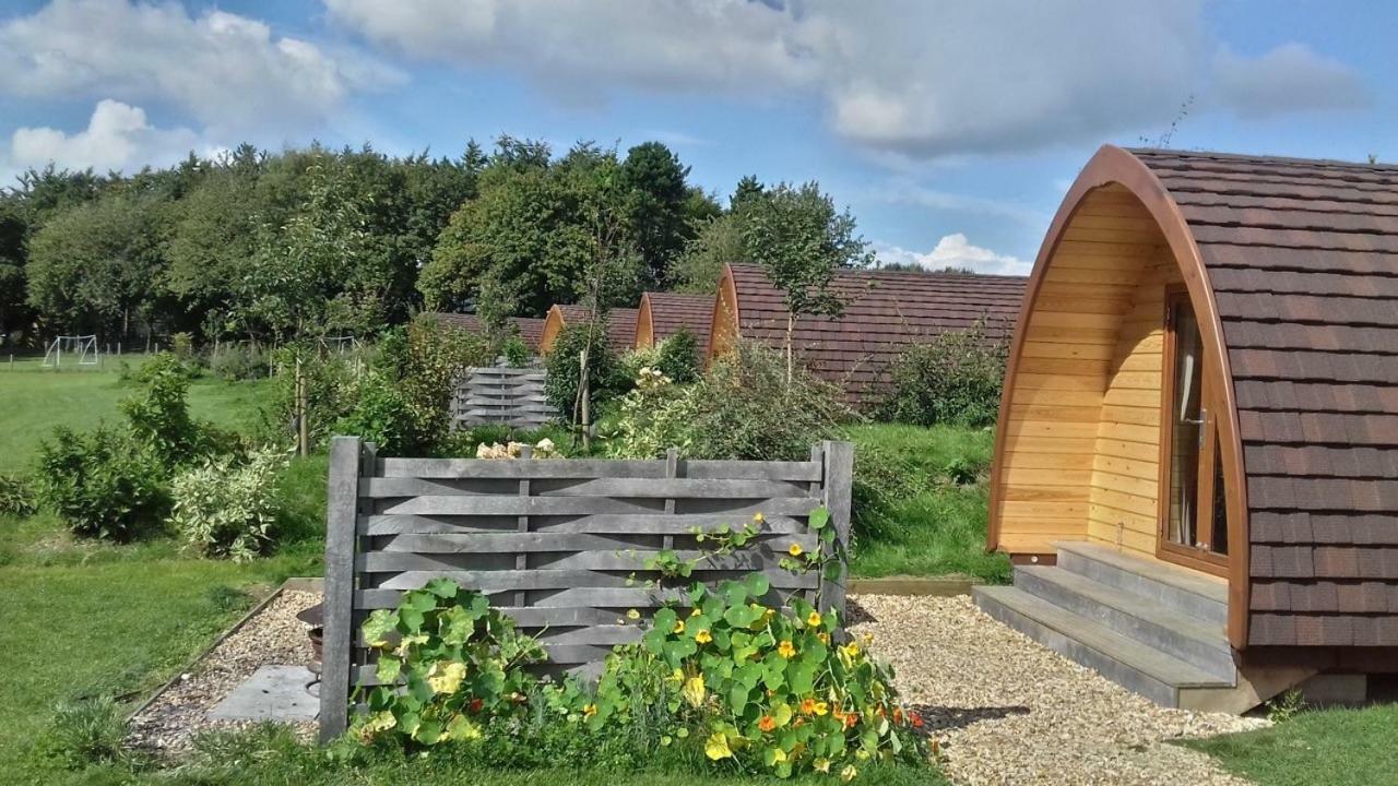 Poppy Glamping Pod Hotel Cheltenham Exterior photo