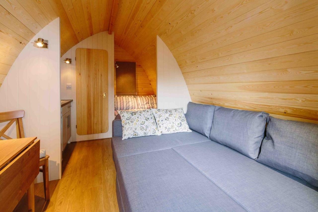 Poppy Glamping Pod Hotel Cheltenham Exterior photo